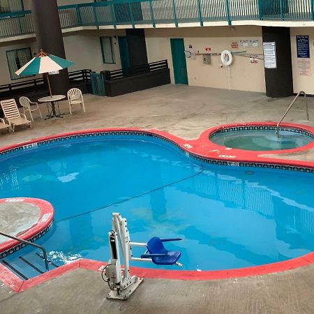 Motel 6 Savannah Ga Gateway & I95 Zewnętrze zdjęcie